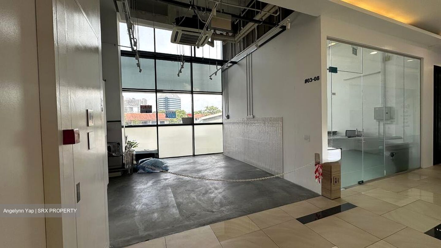 Alexandra Central (D3), Retail #500522721